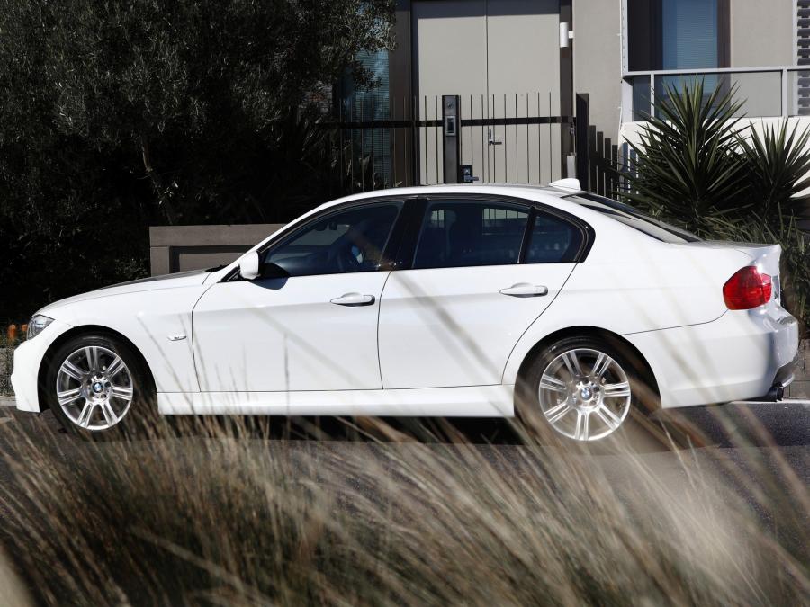  BMW 325i Sedan M Sport Package 2011 года  (AU) (фото 8 из 11)